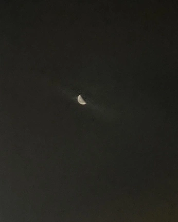 A cover of "Moon 🌒" cluster. The owner is kllaudyuh. The cluster consists of 7 elements.