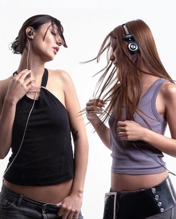 A cover of "what genre is that?" cluster. The owner is schaden. The cluster consists of 2 elements.