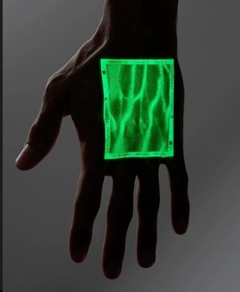 A cover of "aura" cluster. The owner is zachpogrob. The cluster consists of 21 elements.