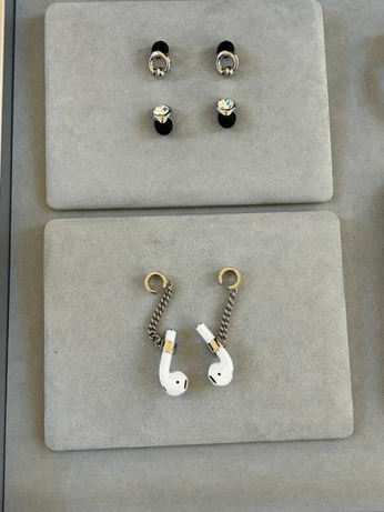 A cover of "ideas k" cluster. The owner is monamarinho. The cluster consists of 36 elements.