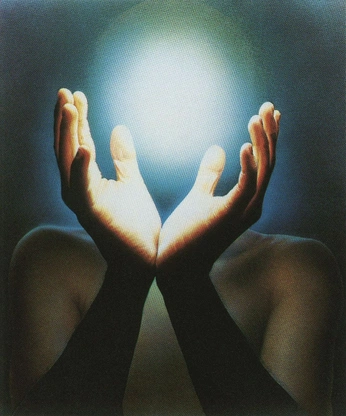 A cover of "Lumière" cluster. The owner is edevys. The cluster consists of 12 elements.