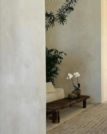 A cover of "Etereal Interiors" cluster. The owner is metztlimilan. The cluster consists of 5 elements.