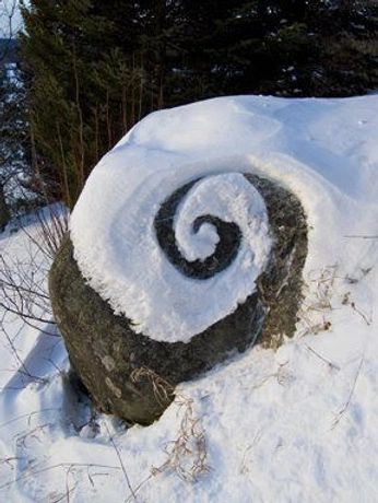 A cover of "Spirals" cluster. The owner is fideralla. The cluster consists of 3 elements.