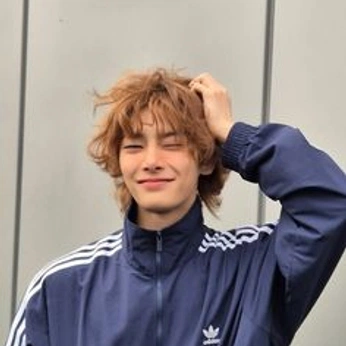 A cover of "I.N" cluster. The owner is squidgame4ever. The cluster consists of 147 elements.