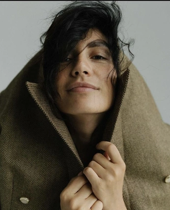 A cover of "People — Portraits" cluster. The owner is ed.tsao. The cluster consists of 4 elements.