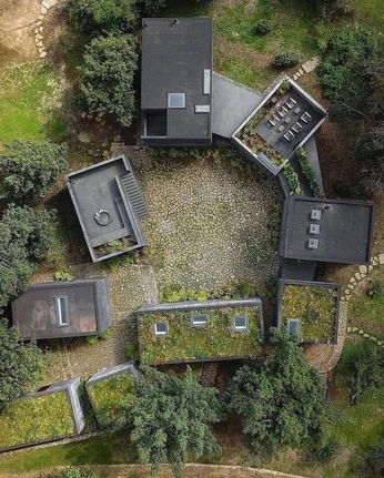 A cover of "estremoz" cluster. The owner is marianapradoms. The cluster consists of 34 elements.