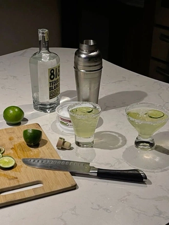 A cover of "Moon" cluster. The owner is simmis. The cluster consists of 26 elements.