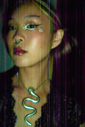 A cover of "Distorted Digis🌀" cluster. The owner is sweetb0y4lyfe. The cluster consists of 3 elements.