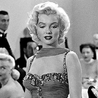 A cover of "marilyn monroe" cluster. The owner is onziemelame. The cluster consists of 27 elements.