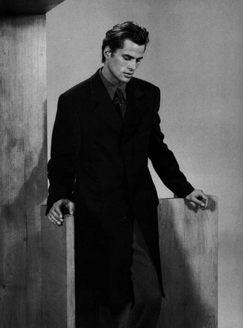 A cover of "Photo references" cluster. The owner is liaticy. The cluster consists of 22 elements.