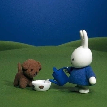 A cover of "જ⁀➴  🪻 ⊹" cluster. The owner is batmanhimself. The cluster consists of 13 elements.