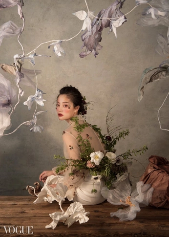 A cover of "Flowers" cluster. The owner is vintagefashion. The cluster consists of 22 elements.