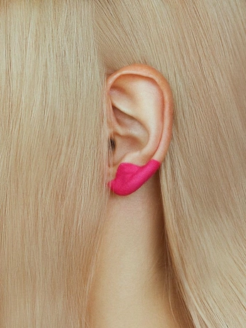 A cover of "Form follow future" cluster. The owner is hypebang. The cluster consists of 4 elements.