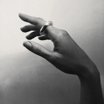 A cover of "thingz" cluster. The owner is breds. The cluster consists of 12 elements.