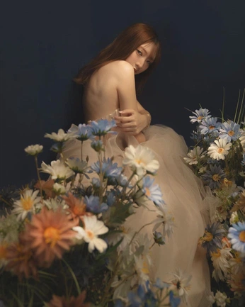 A cover of "Photoshoot" cluster. The owner is barbaraoh. The cluster consists of 3 elements.