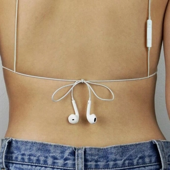 A cover of "Music" cluster. The owner is bebkata. The cluster consists of 2 elements.