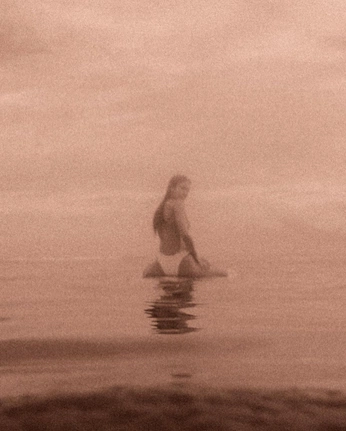 A cover of "MALIBU ZEN" cluster. The owner is galeriesolis. The cluster consists of 4 elements. 2 create it.