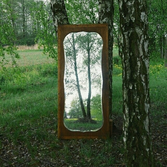 A cover of "Mirrors" cluster. The owner is more.venus. The cluster consists of 23 elements.