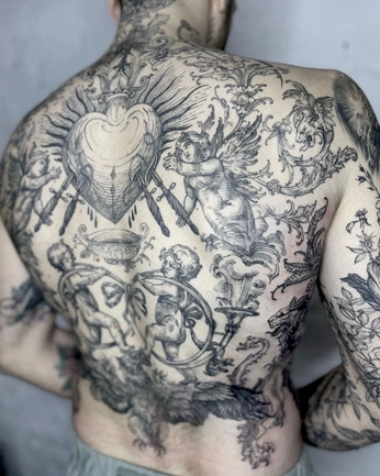 A cover of "tattoos" cluster. The owner is itric. The cluster consists of 20 elements.