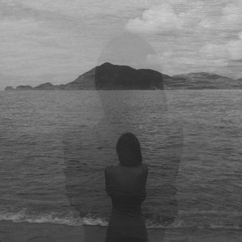 A cover of "black and white" cluster. The owner is ixchelradbruch. The cluster consists of 11 elements.