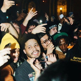 A cover of "AYESIX⭐️" cluster. The owner is donchevan. The cluster consists of 6 elements.