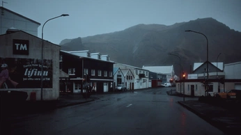 A cover of "2025 feb" cluster. The owner is asgeir. The cluster description is "walking around town in February ". The cluster consists of 17 elements.