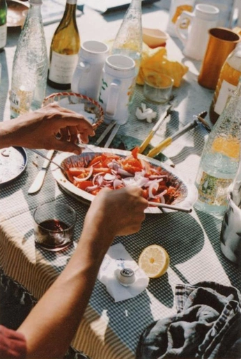 A cover of "Feast" cluster. The owner is isabelnao. The cluster consists of 7 elements.