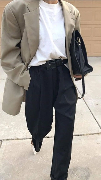 A cover of "Fits" cluster. The owner is thaliatran. The cluster consists of 1 element.