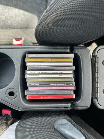 A cover of "cd collection" cluster. The owner is vilakshankh. The cluster consists of 5 elements.