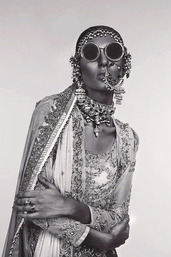 A cover of "Wedlock" cluster. The owner is osh09. The cluster consists of 16 elements.