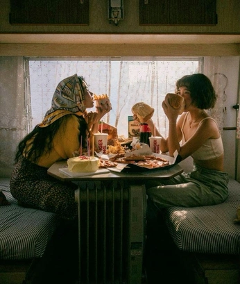 A cover of "camper life" cluster. The owner is reinstorm. The cluster consists of 5 elements.