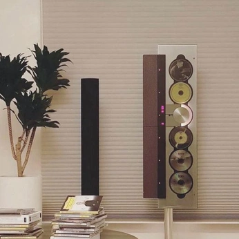 A cover of "quite silence" cluster. The owner is houseofmasa. The cluster consists of 8 elements.