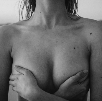 A cover of "female body" cluster. The owner is withintention. The cluster consists of 72 elements.