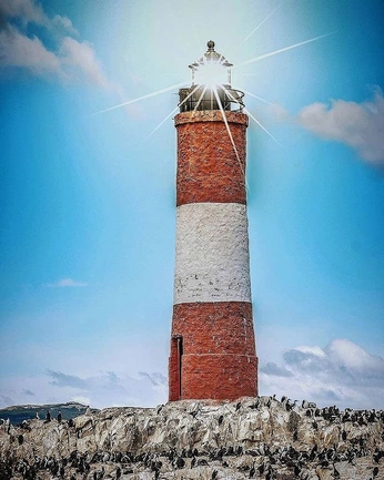 A cover of "Lighthouses" cluster. The owner is ferminrp. The cluster consists of 12 elements.