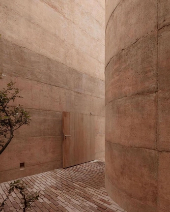 A cover of "home" cluster. The owner is barbaraforte. The cluster consists of 32 elements.