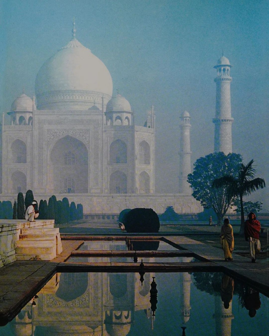 An early morning view of the Taj Mahal in Agra. Photo by Gavin Hambly, 1968.