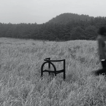 A cover of "Chairs" cluster. The owner is studiowild. The cluster consists of 158 elements.