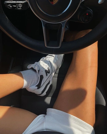 A cover of "👟Shoe game🤑" cluster. The owner is cheis. The cluster consists of 6 elements.