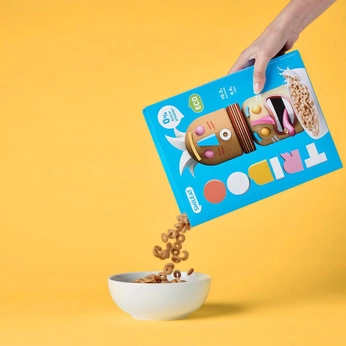 A cover of "CAJAS DE CEREAL" cluster. The owner is g.santoestudio. The cluster consists of 5 elements.