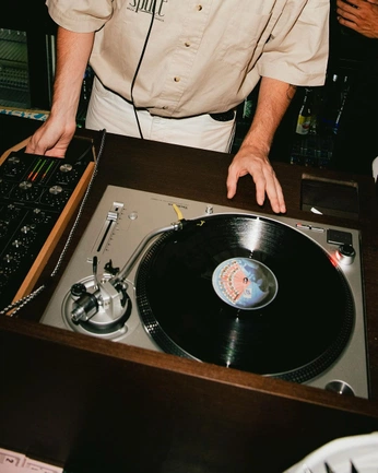 A cover of "Lumière" cluster. The owner is aitor.markaida. The cluster consists of 90 elements.