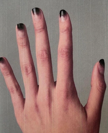 A cover of "Uñas" cluster. The owner is invaderpickman. The cluster consists of 5 elements.