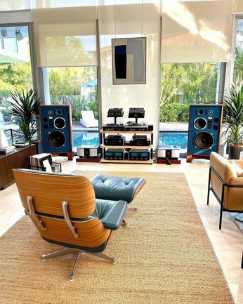 A cover of "int." cluster. The owner is farrelf. The cluster description is "house designs that catches my eye.". The cluster consists of 44 elements.