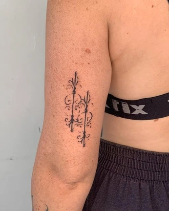 A cover of "Tattoo" cluster. The owner is whowisha. The cluster consists of 3 elements.