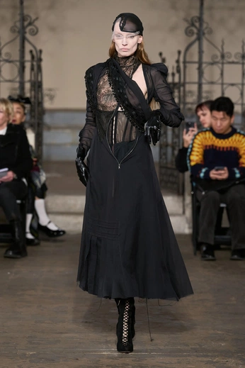 A cover of "Maske fs" cluster. The owner is lishapatrisha. The cluster consists of 1 element.