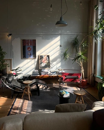 A cover of "Home" cluster. The owner is thingness. The cluster consists of 8 elements.