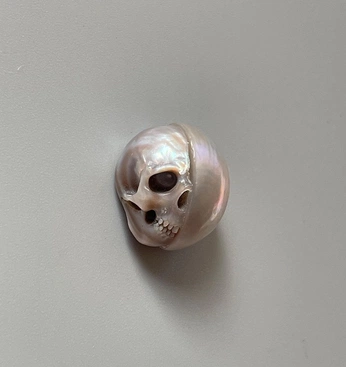 A cover of "Siren" cluster. The owner is onshoresiren. The cluster consists of 50 elements.