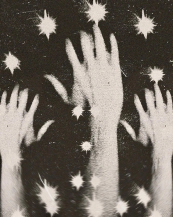 A cover of "Casino Royle" cluster. The owner is emersonharte. The cluster consists of 15 elements.