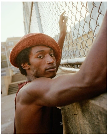 A cover of "PHOTO PHOTO" cluster. The owner is miabutler. The cluster consists of 45 elements.