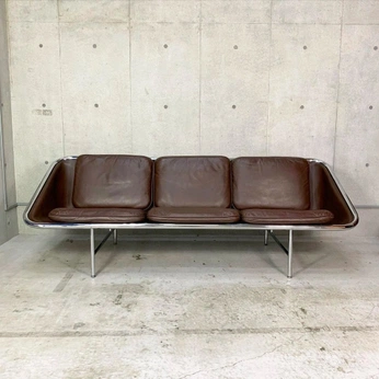 A cover of "chairs and couches" cluster. The owner is goodmorningmicky. The cluster consists of 4 elements.