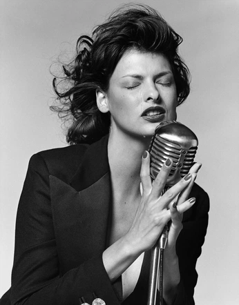 A cover of "Bruce Weber" cluster. The owner is bazilic. The cluster consists of 80 elements.